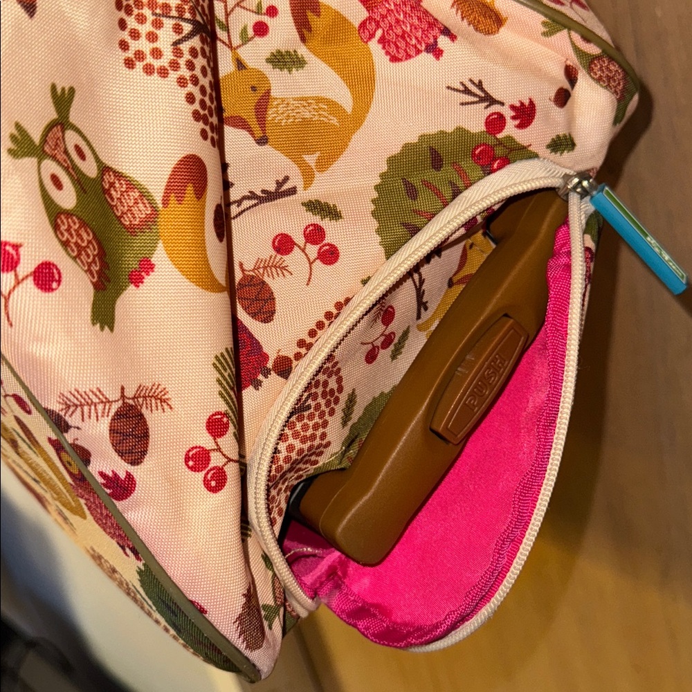 Lily Bloom Rolling Travel Bag in New Condition! - Picture 5 of 8